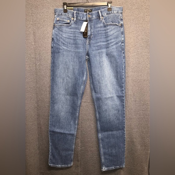 NWT - Banana Republic Factory Men’s Slim Fit Jeans, 705498 - Size 34Wx34L - Picture 3 of 12
